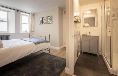 Number Three - Photo 14