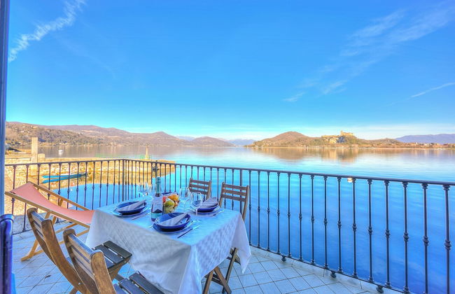 Volo Di Gabbiani Pied Dans L' Eau - Foto 1