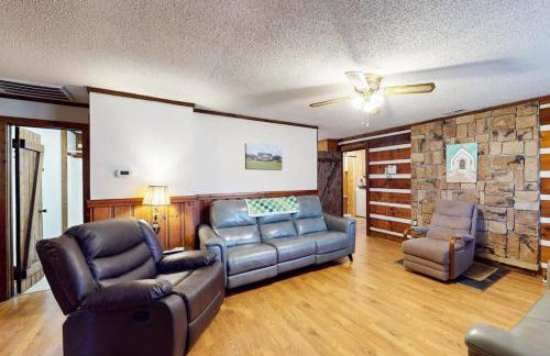 2 Bed 2 Bath Vacation home in Whittier II - Photo 3