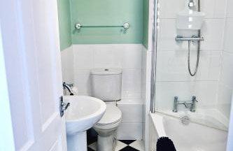 Bay View, Sleeps 18, 7 Bedrooms, 7 Bathrooms, Seafront, Criccieth - Foto 31