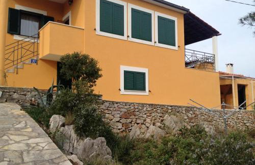 Apartments by the sea Cove Donja Kruscica - Donja Krusica, Solta - 14709 - Foto 3