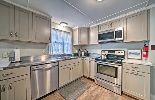 Boat and Ski Home on Edinboro Lake with Grill! - Foto 8