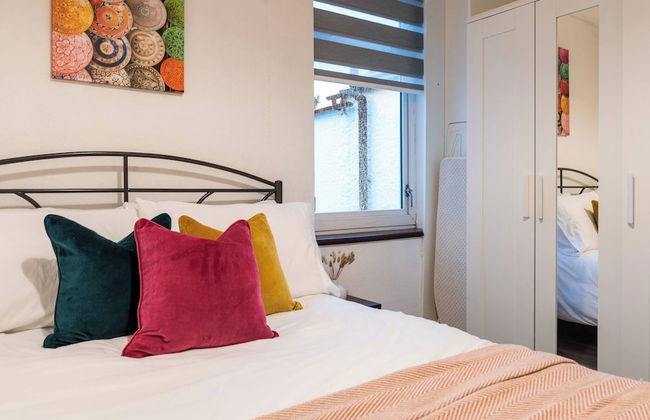 Sleek City Getaway - Walkable & Free Parking - Foto 3