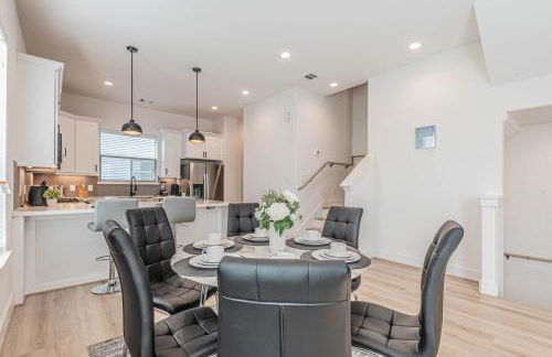 Luxury Charming 3BR 3Bath Free Wi-FI 8 Guests, Gated Home, Houston Downtown - Photo 23