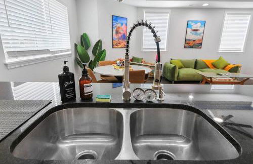 Groovy Getaway king suites, sleeps 8, dogs ok - Foto 16