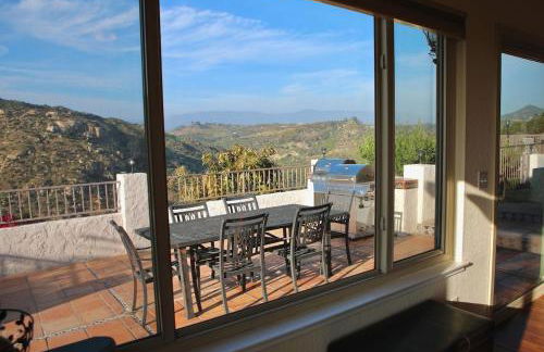 Quiet Hilltop Home With Stunning Hill Top And Valley Views - Foto 5