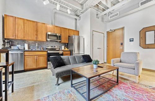 Brooklyn Style Loft l DT l Parking l Cafe - Photo 4