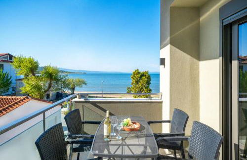 Theros By The Sea - Photo 1