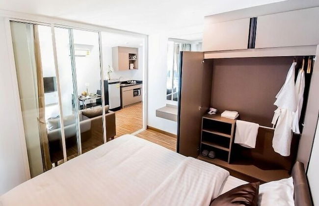 The Violin Sriracha - Photo 3