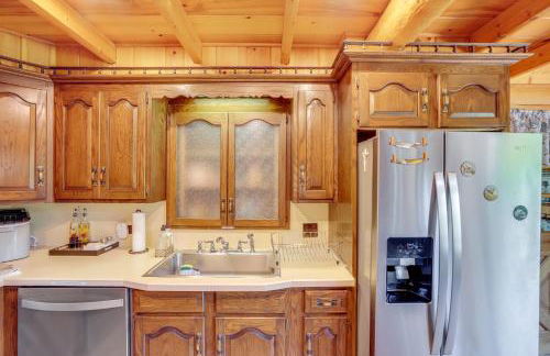 Elegant Hudson Valley Retreat with Hot Tub and Pond - Foto 10