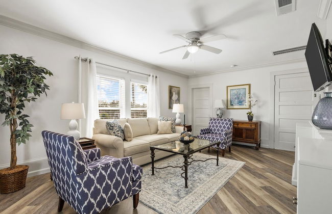 Eagles Nest at Villas on the Bay Retreat for 4! - Photo 11