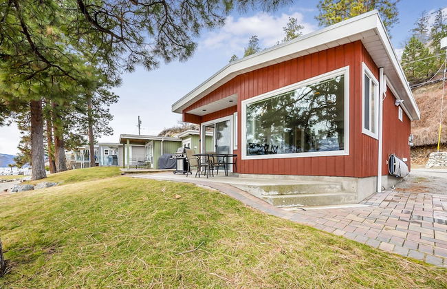 Perfect Getaway Cabin in the Okanagan 6 - Photo 12