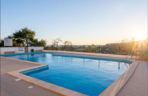 Sunny 3-Bedroom Apartment - Foto 35