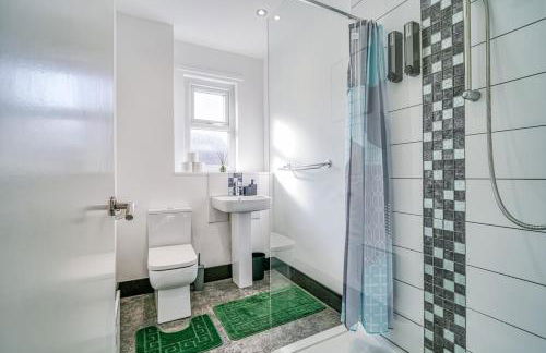 Budget 1-Bed Flat in Manchester - Photo 8