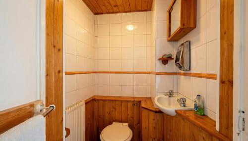 Family-Friendly Detached House Near Leeds and Bradford with Garden - Foto 3