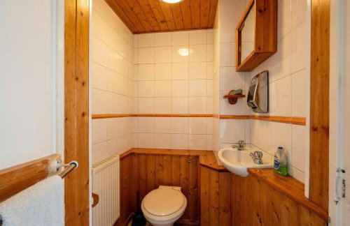 Family-Friendly Detached House Near Leeds and Bradford with Garden - Foto 2