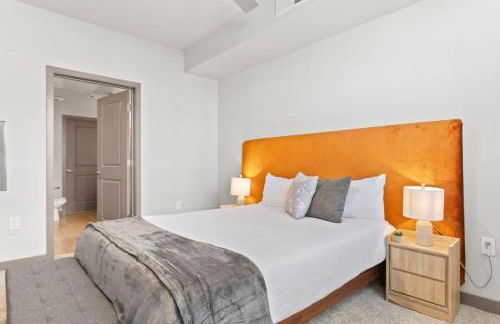 Cozysuites PHX RORO Gym Pool Pets Parking #13 - Photo 7