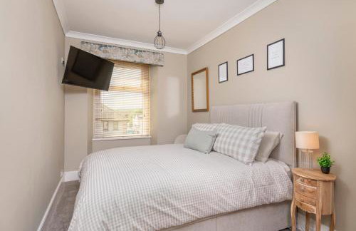 Spacious 4-Bed Home Families & Professionals - Foto 3