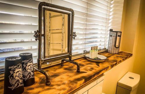 The Bridge at Riverside Suites - Foto 6