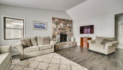 Dock and Views Lake Mitchell Home in Cadillac! - Foto 4