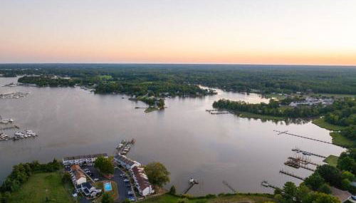 The Lyellton House: Water View, Steps from Beach - Foto 5