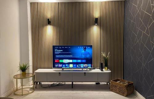 5 bedroom 3 Bathroom townhouse,Parking, Netflix, Pool table, Wifi,Nr Sandwell Hospital and train station - Foto 2