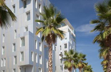 Lugaris Beach - Apartments - Photo 2