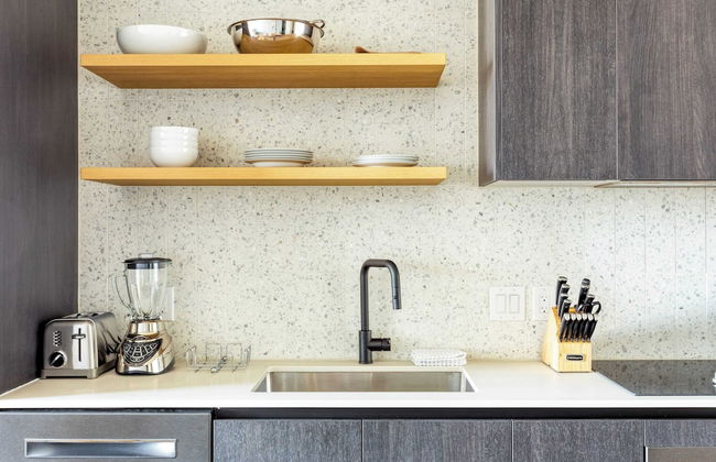 New Austin High Rise w/ Luxe Amenities Rooftop Pool, Gym, Yoga Studio & More! - Foto 12