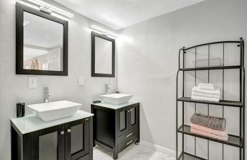 Sleeps 8 Near Busch Gardens with BBQ and Fenced Yard - Foto 37