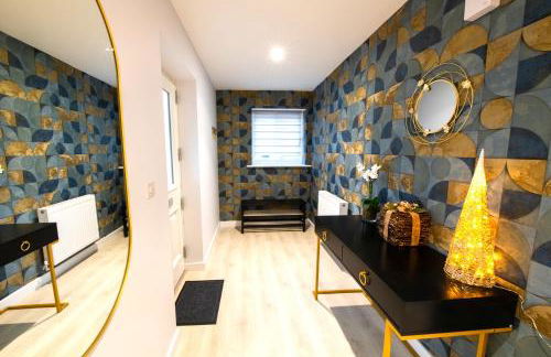 Richmond Cottage - Brand New 4BR Holiday Home, just 3 minutes from the beach with Pool Table and Free Parking - Foto 6