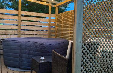 Lovely 3 bed with jacuzzi, close to airport, driveway, wifi - Foto 5