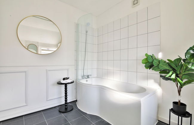 Beautifully Designed 2 Bed Apartment - Foto 43