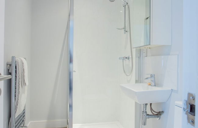 Modern Apartment in Stratford Upon Avon With Parking Wifi and Netflix - Foto 7