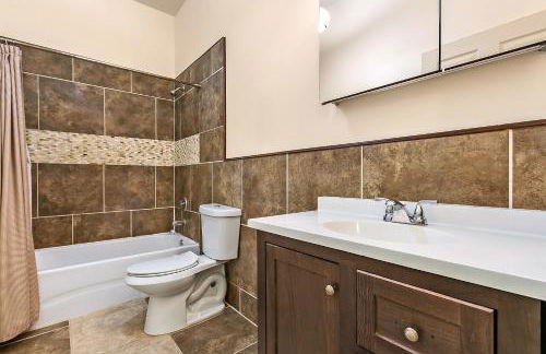 Modern 4BR City Condo 5min drive to FQ - Foto 56