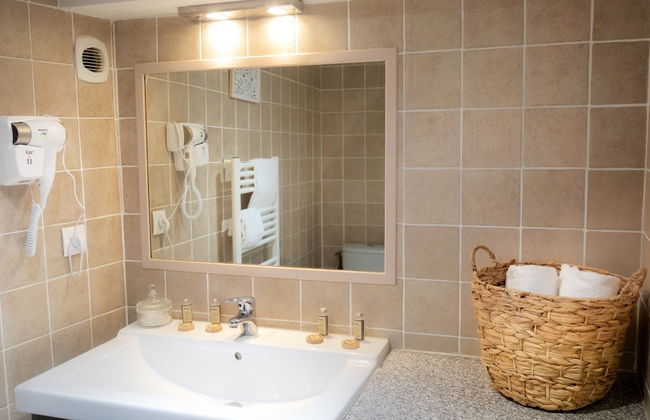 Entre Pierres et Soleil - Vue cité - Foto 37