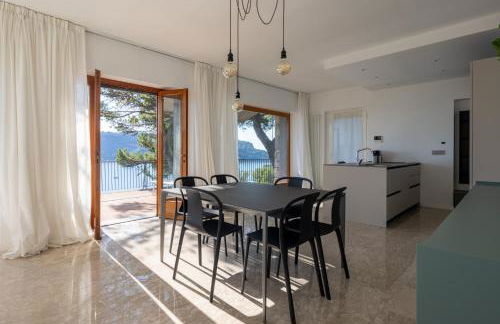 Modern and Elegant apartment with a spacious sea view terrace overlooking Palmaria Island Bright designer interiors Fully equipped Up to 6 guests Private parking Aircon All the comforts for a perfect stay - Foto 58