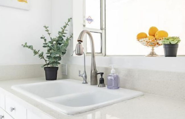 Charming Spacious Home - Modern Comforts, Prime Location - Photo 40