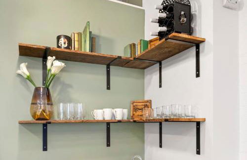 KING First Floor Sleep8 4Beds 2BA Swepson Escape - Foto 7