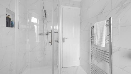 4 Bed - Sleeps 8 - Free Parking - Garden - Foto 3