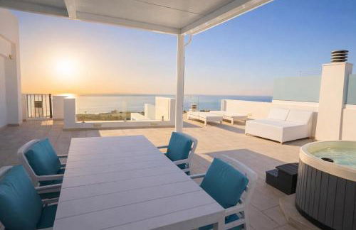 3 BEDROOM OCEAN VIEW PENTHOUSE WITH PRIVATE TERRACE & jACUZZI - Foto 1
