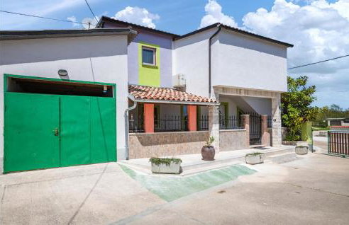 Three-Bedroom Holiday Home 0 In Zminj - Photo 8