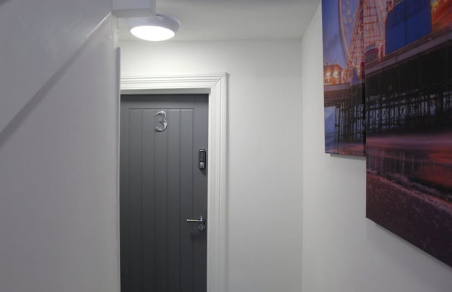 Albert Luxury Hottub and Jacuzzi Apartments - Photo 23