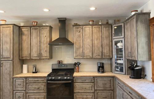 Woodsy and Private- Dream House on a 7 Acre Pond - Foto 14