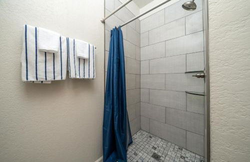 Natalie's Nook, Lake Hideaway near Downtown Fun! - Foto 22