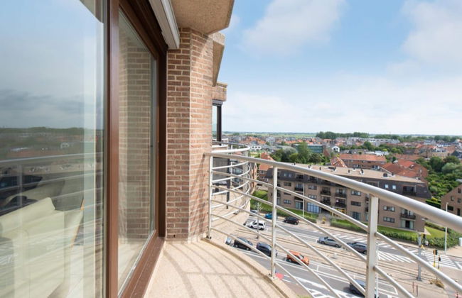 Apartment With Terrace and sea View in Mariakerke - Photo 12