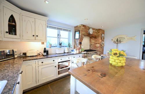 Beautiful Thatched Cottage Windsor Ascot Bracknell - Photo 5