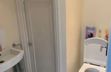 Lovely riverside cottage, Weybridge, Surrey - Foto 8