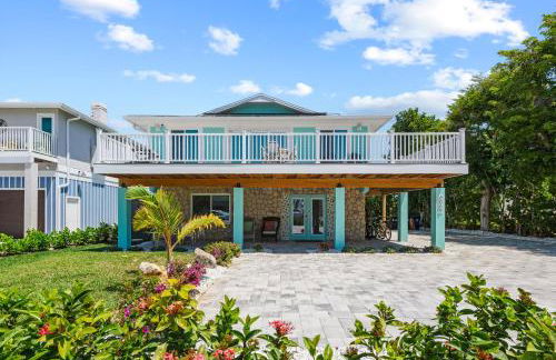 Heated Pool Home steps to the beach - Foto 1