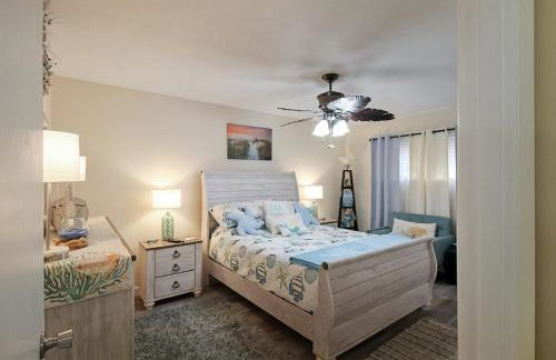 2 BR second story condo close to beaches - Foto 13