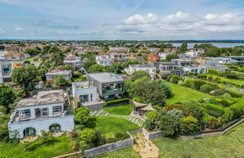 Breathtaking Home with Parking - Pass the Keys - Photo 36